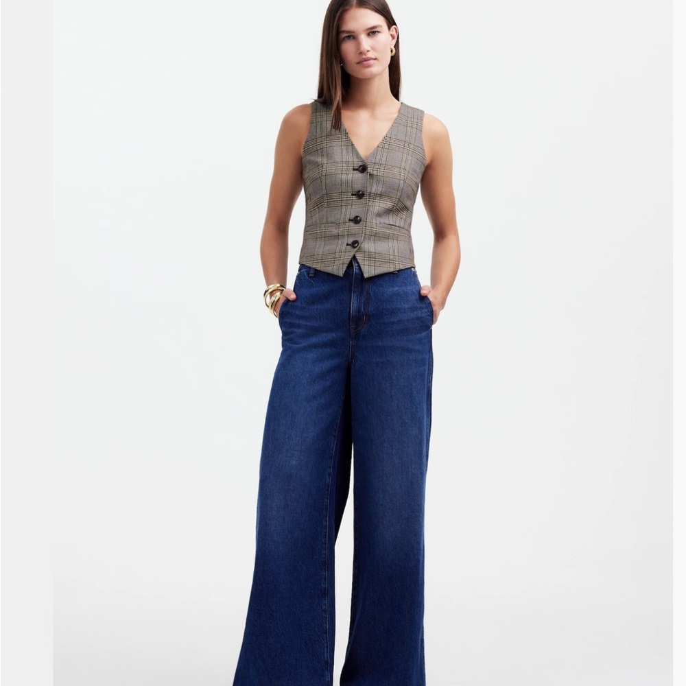 Madewell Waisted Vest in Yarn-Dye - Picture 2 of 10
